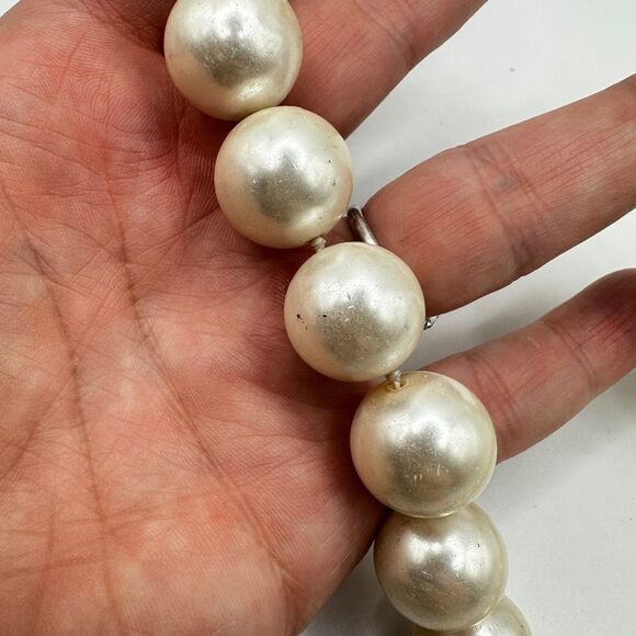 16" Vintage Heavy Ceramic Faux Pearl necklace with sterling silver hardware! - Picture 3 of 13